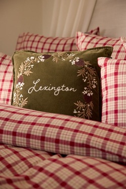 Putetrekk i Økologisk Bomullsfløyel - Krans m/Kongler  - Lexington