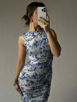 Corilina Long Mesh Dress blå/hvit - Neo noir