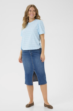 Tine Short Lace Blouse Lyseblå - Kaffe Clothing
